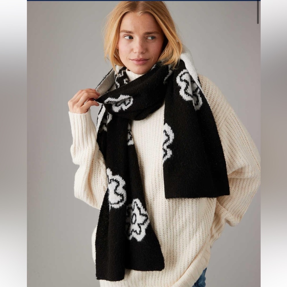 NWT $30 American Eagle Oversized Scarf